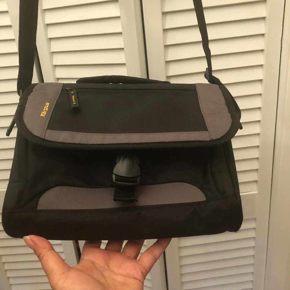 Targus men mini-tablet minibag